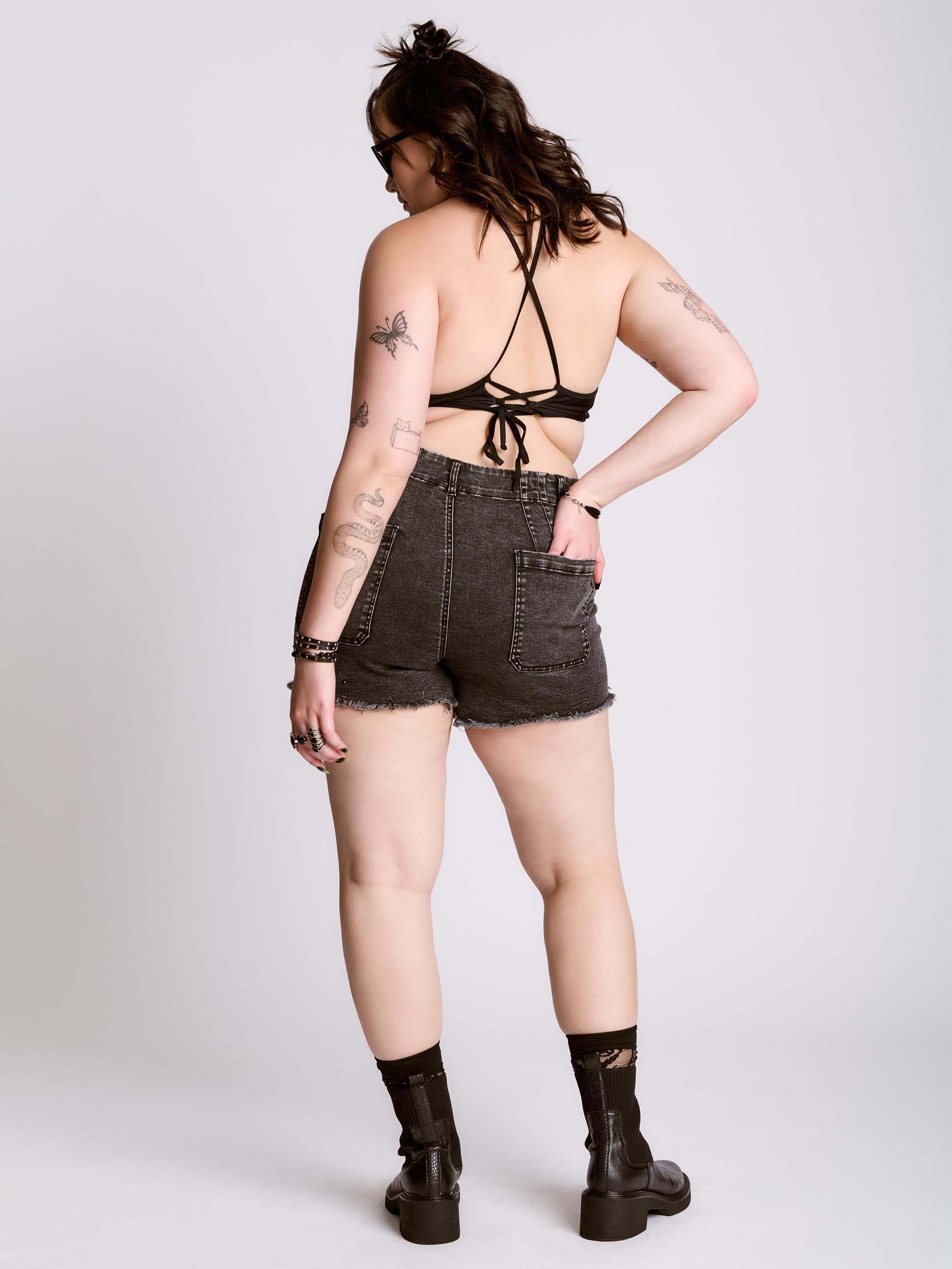 MINERAL WASHED SHORT