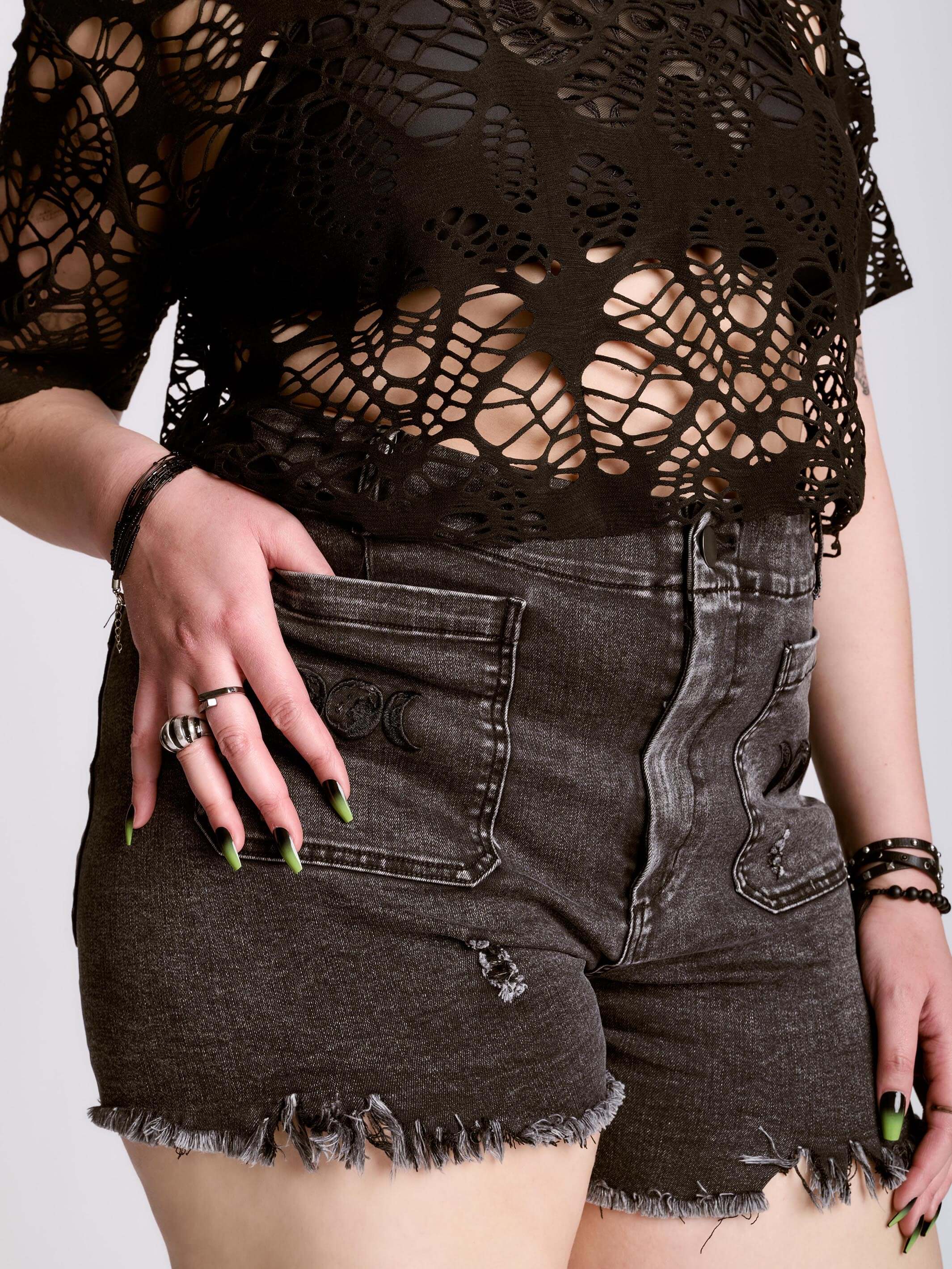 MINERAL WASHED SHORT