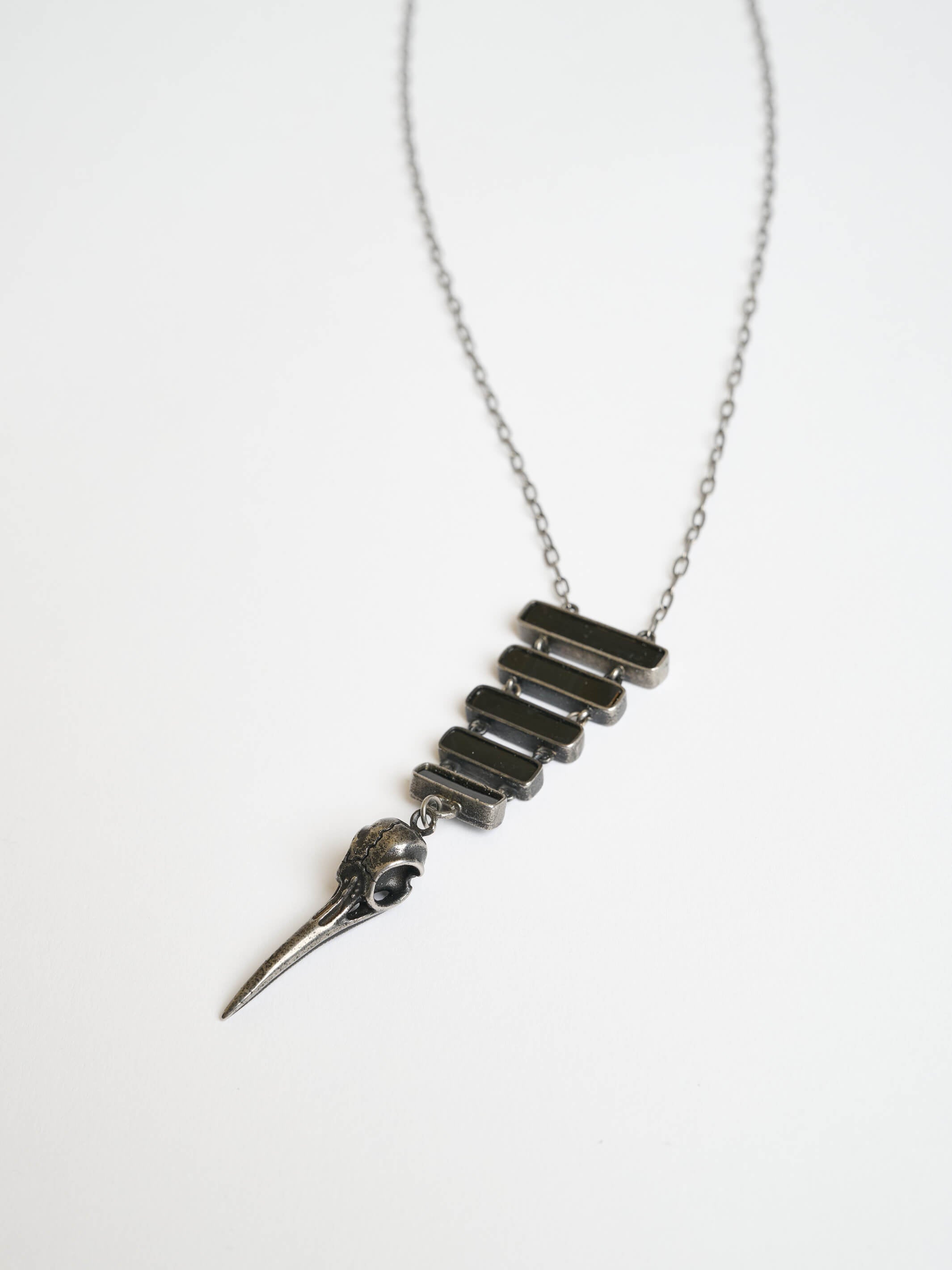 Raven Skull Necklace – Gothic Black Stone Pendant + Gift Pouch