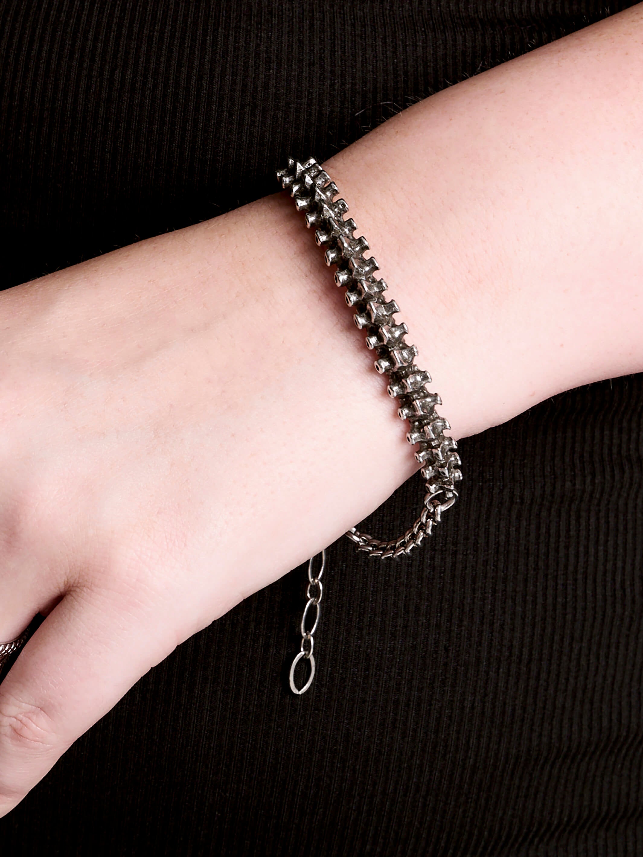 Spine bracelet
