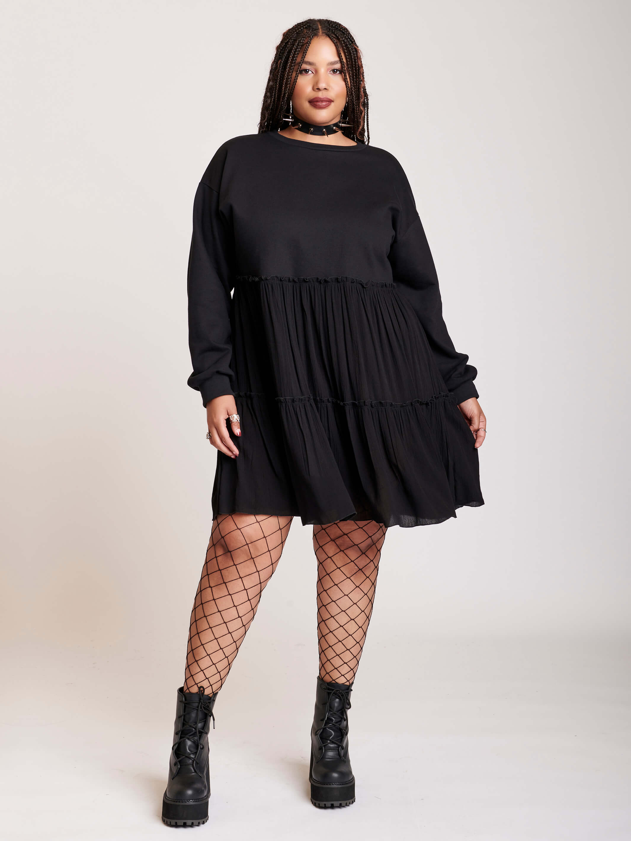 Sweatshirt cropped with a flowy skirt