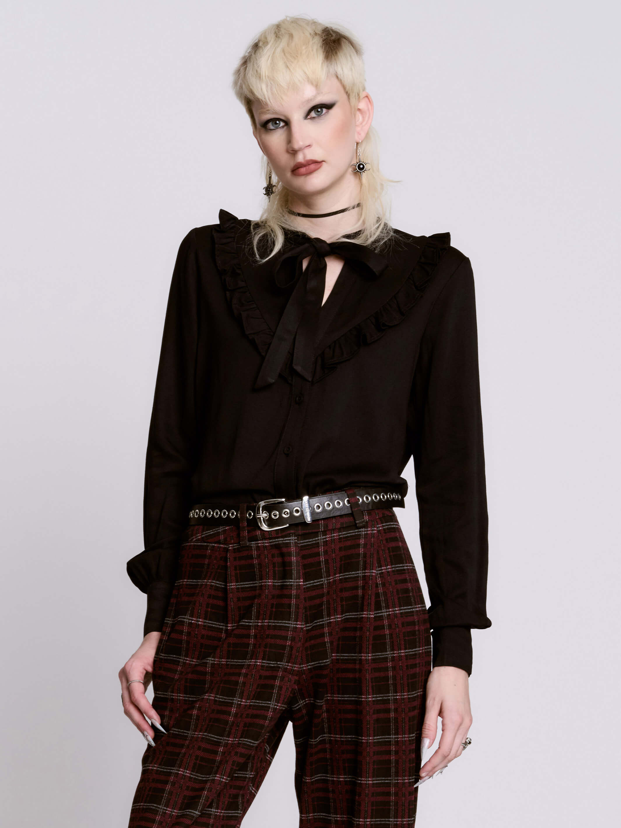 BLACK RUFFLE BLOUSE