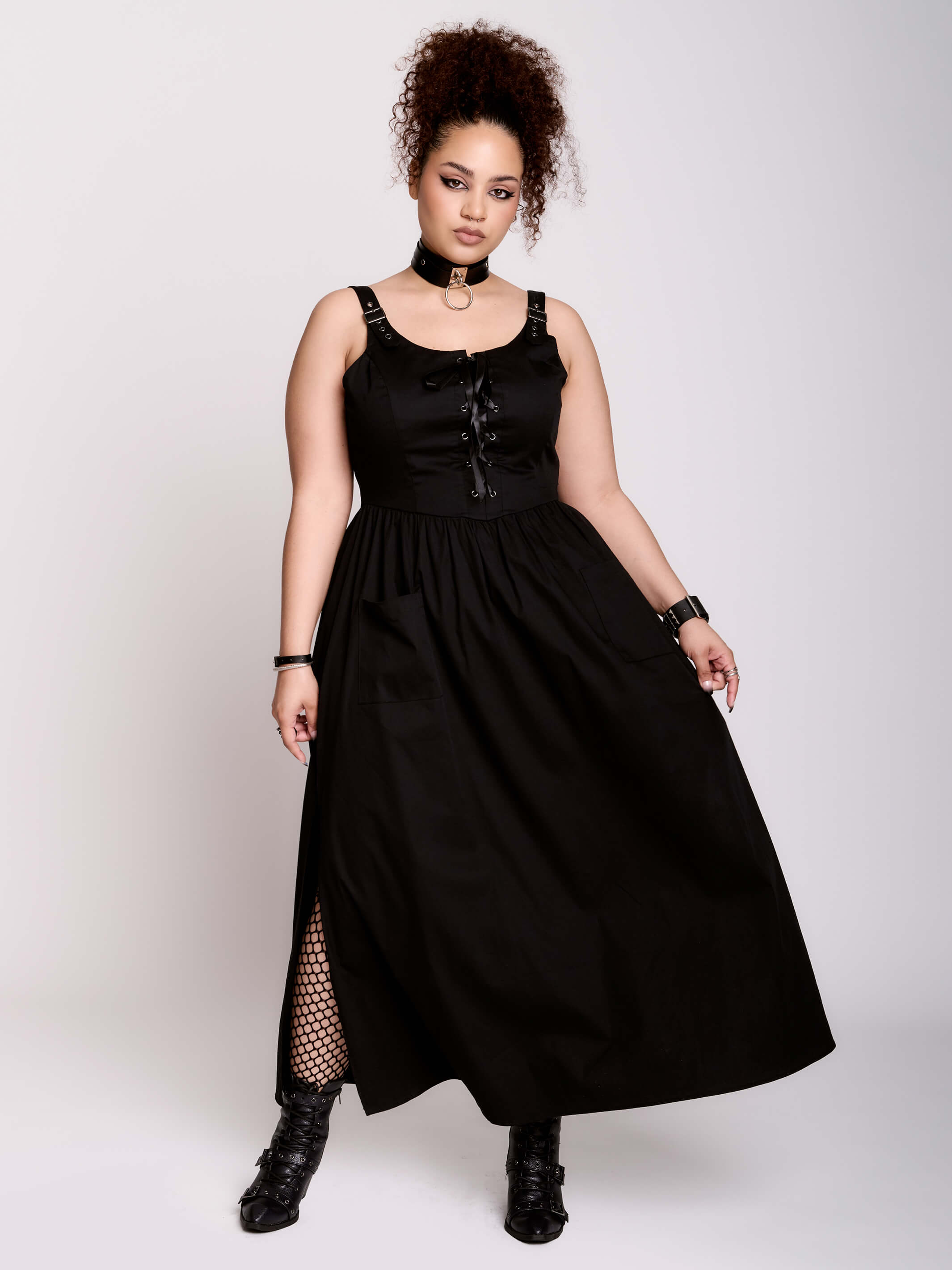 クリスマスお値下げ☆V12 レディースウェアセット アップ／ブラック Black Lace-Up Maxi Sundress w/ Pockets & Slits by Midnight Hour