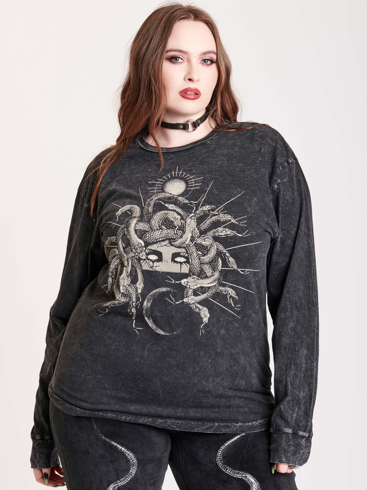 Mineral Wash Medusa Sleeve T-Shirt – Midnight Hour