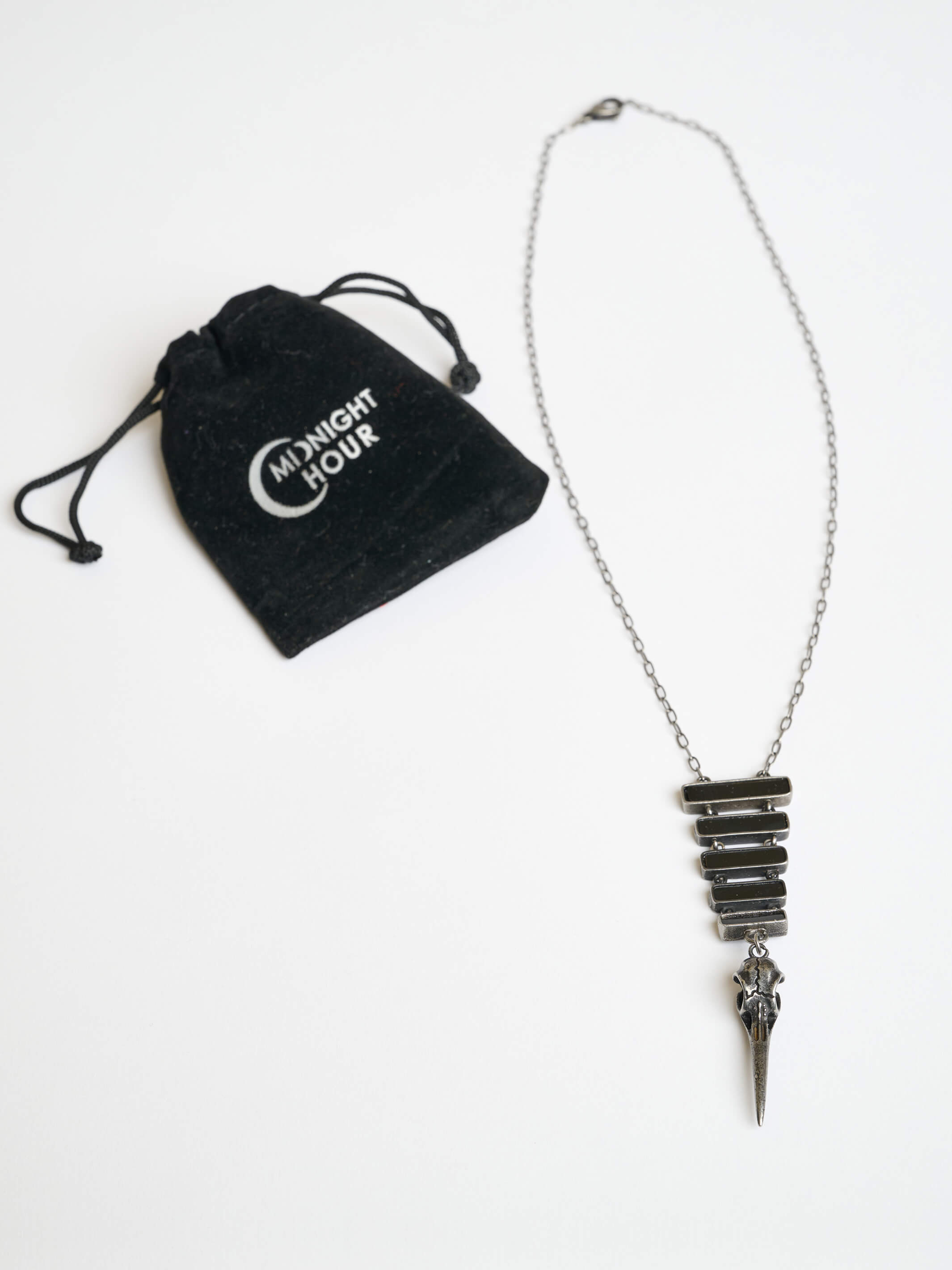 Raven Skull Necklace – Gothic Black Stone Pendant + Gift Pouch