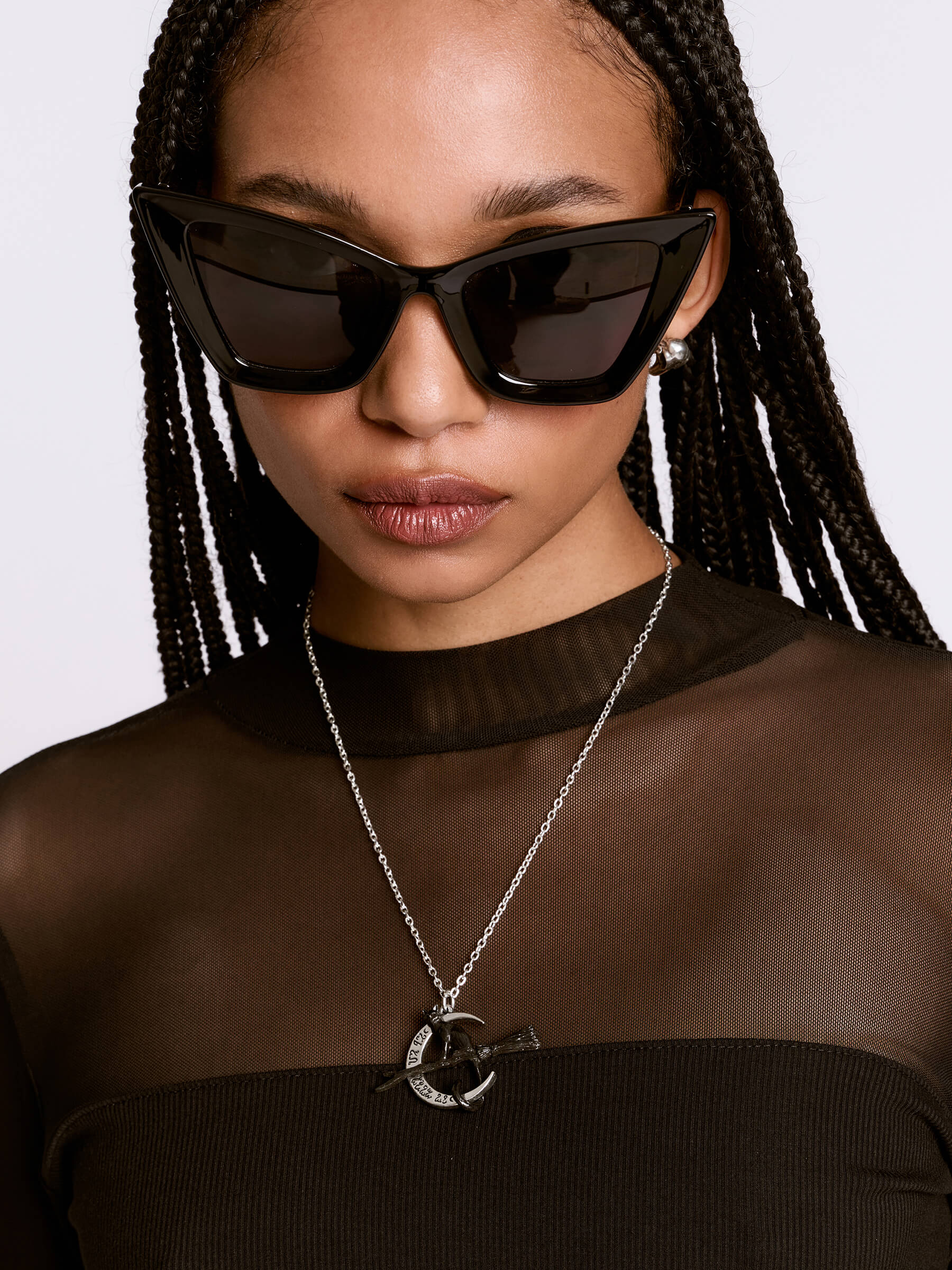 Regina Covenorum Necklace