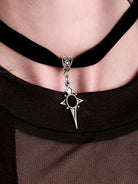 Star choker with velvet ribbon