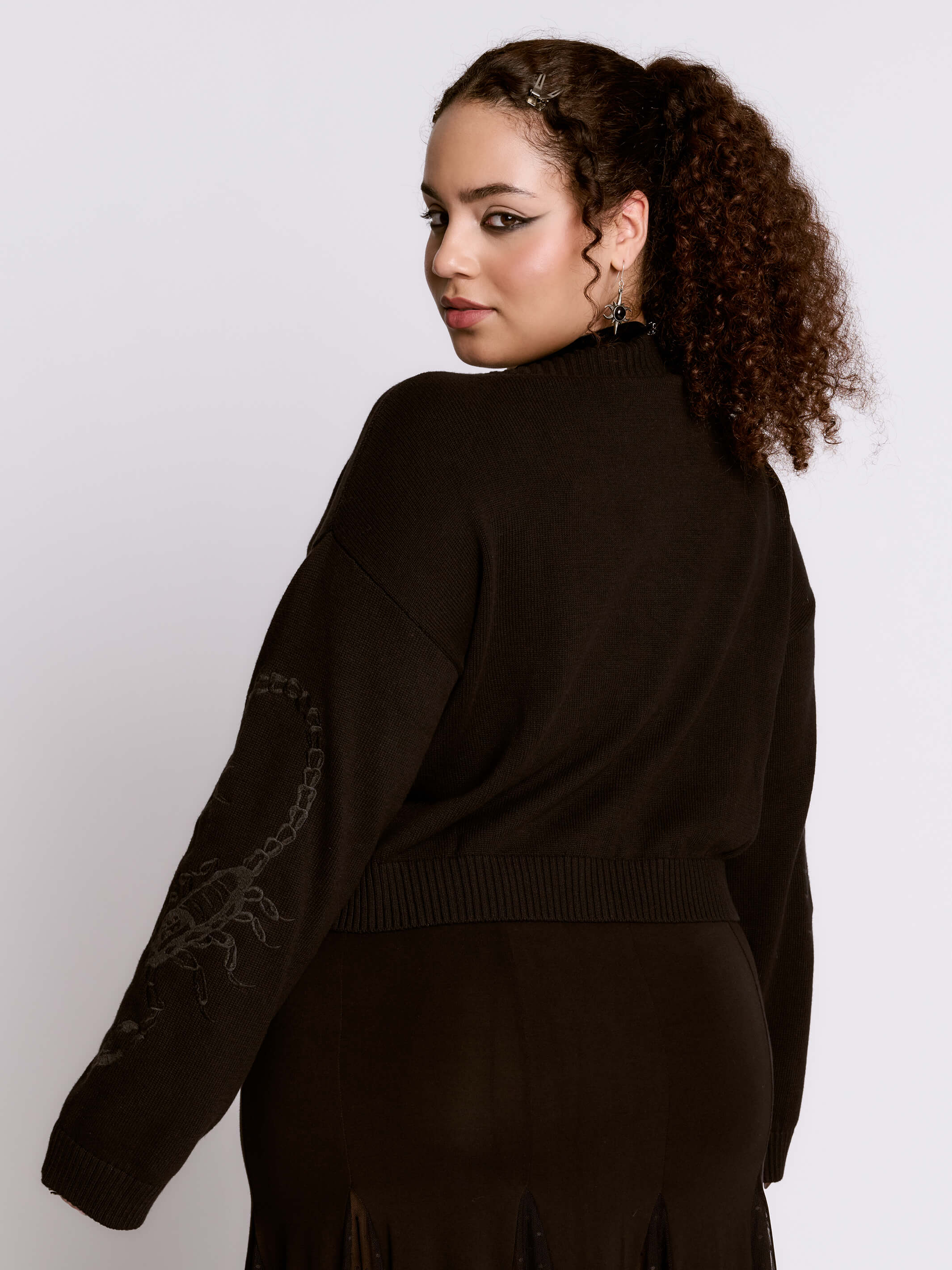 type cardigan”羊革“ 黒“ 短丈“bomber jacket Scorpion Cropped Cardigan – Midnight Hour
