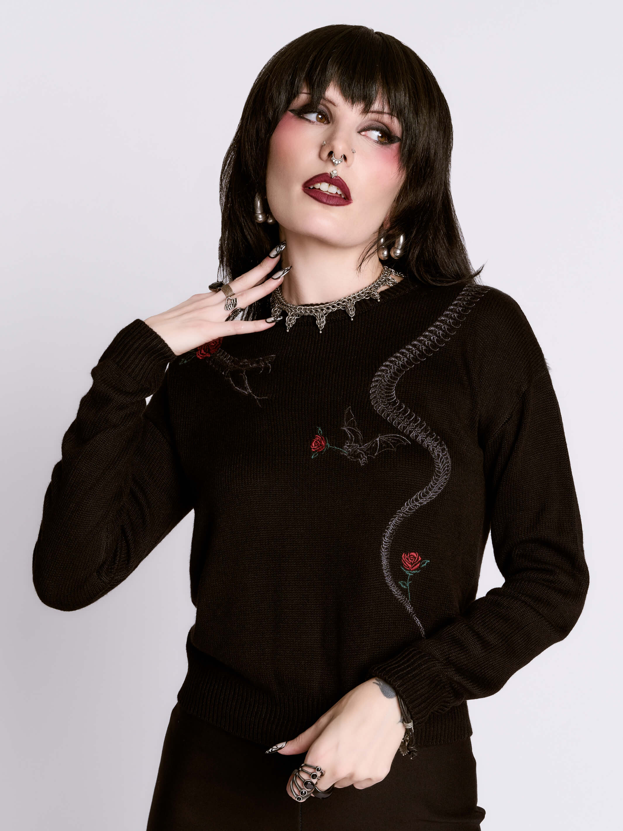 ニット+セーター WACKOMARIA ROSE JACQUARD SWEATER BLACK Embroidered Snake Rose Sweater – Midnight Hour