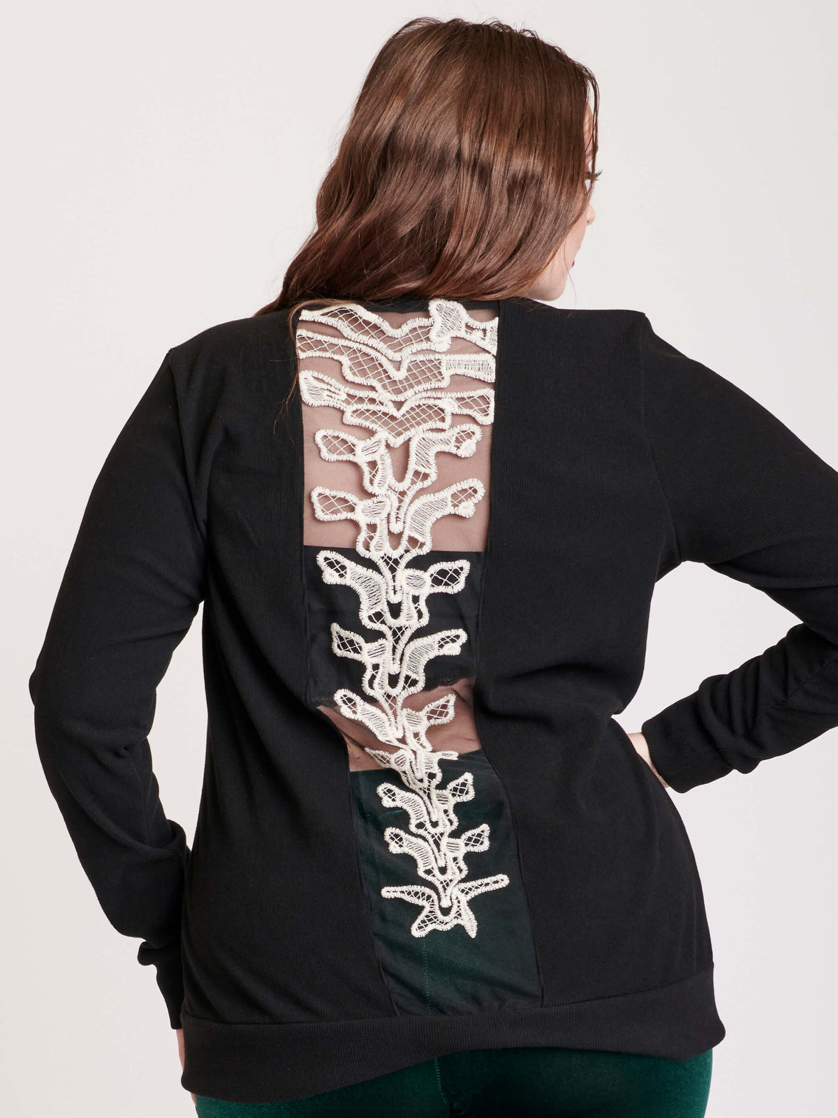 spine back embroidered applique with metal skull buttons