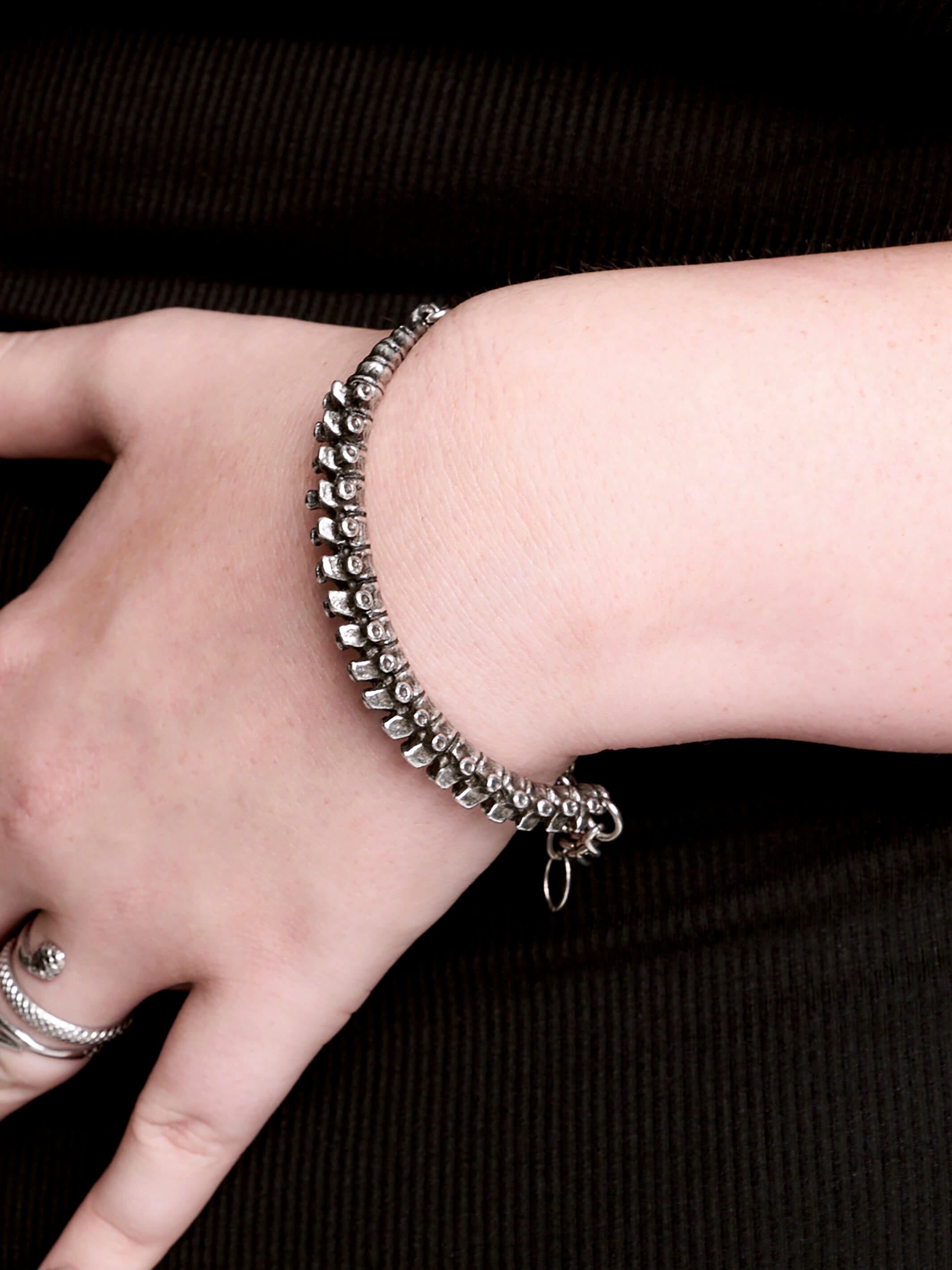 Spine Bracelet – Midnight Hour