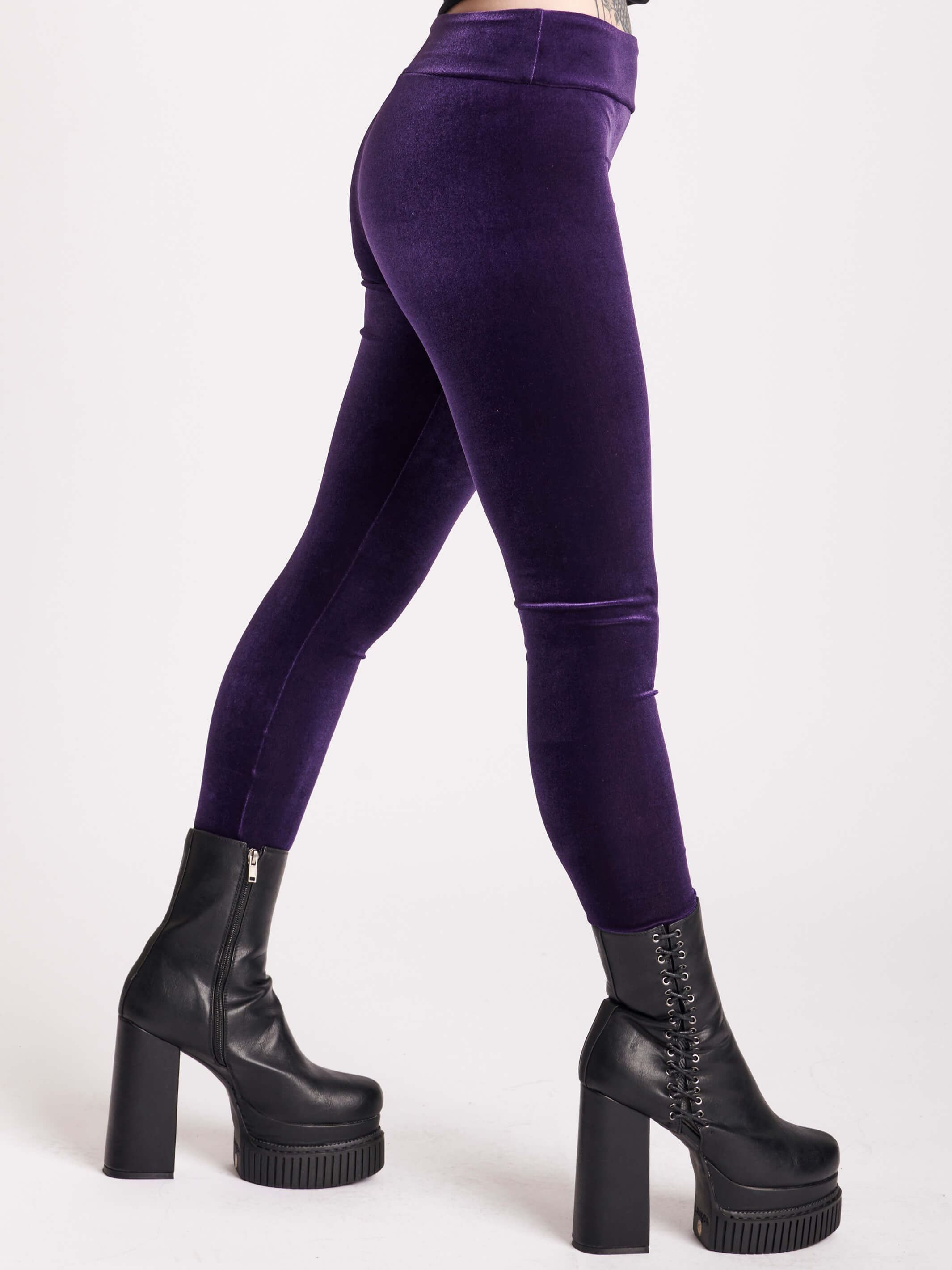 Torrid Platinum Velvet Leggings with Pearls Purple 2 2X 18 20 #G49244
