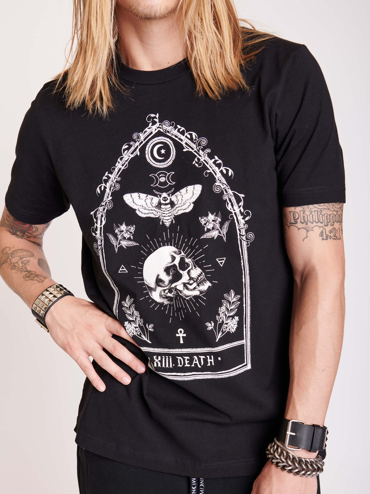 Skull Tarot card t-shirt. 
